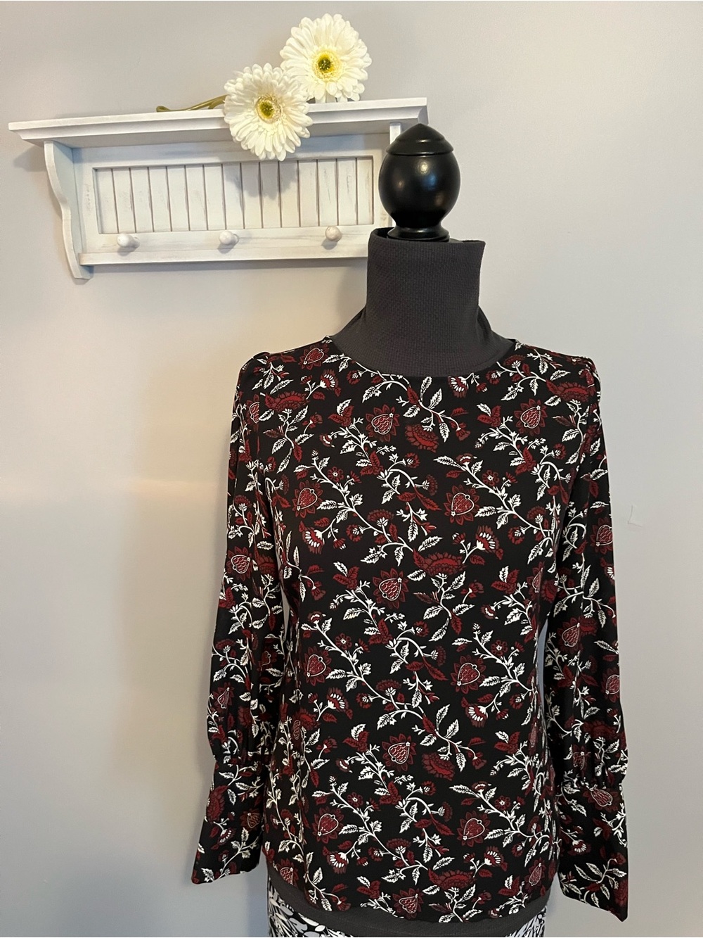 Michael Kors Black Long-Sleeve Floral Top in Red & White EUC